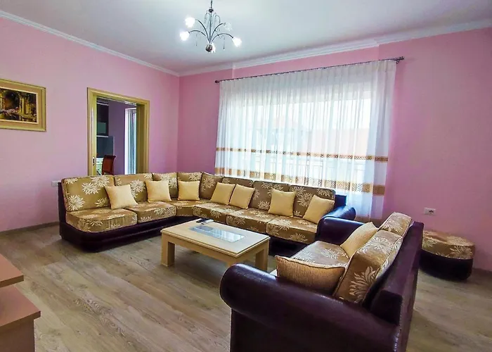 Cheerful 2 Bedroom Villa With Free Parking.