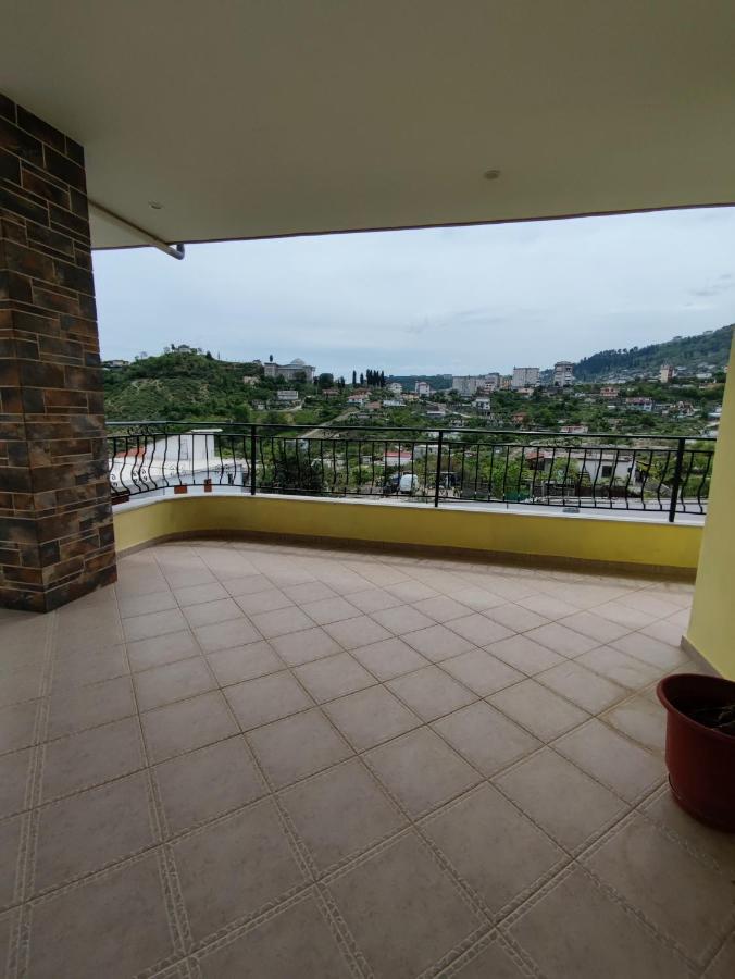 Cheerful 2 Bedroom With Free Parking. Appartamento *