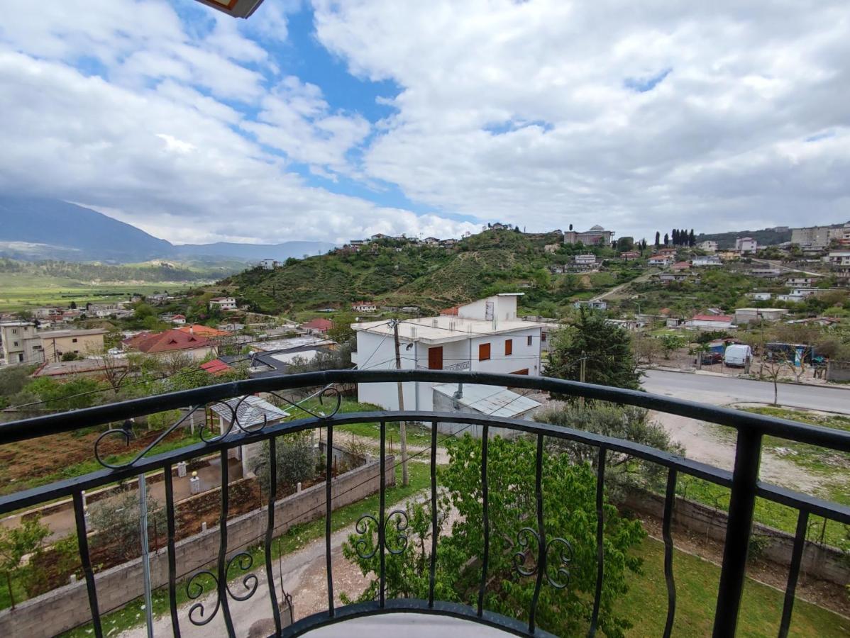 Cheerful 2 Bedroom With Free Parking. * Gjirokastër