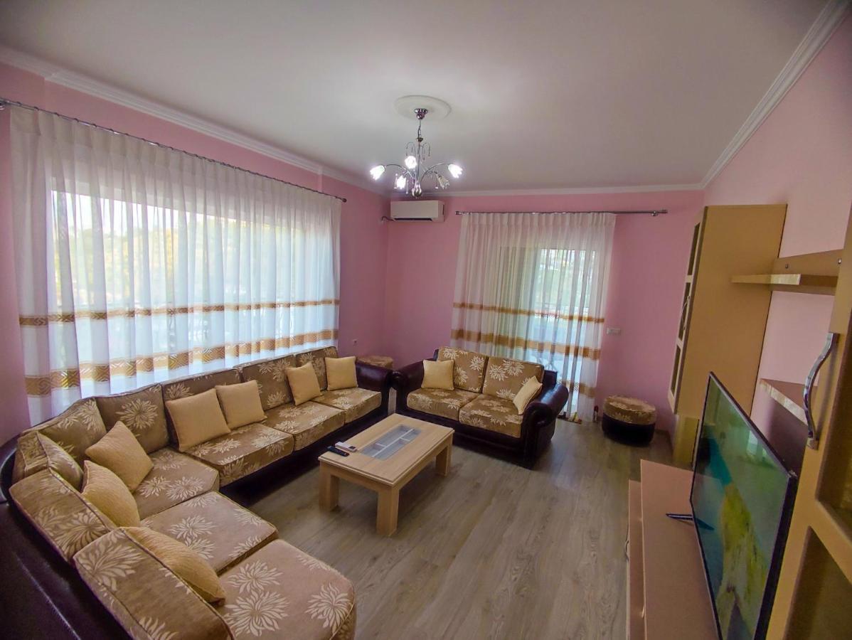 Cheerful 2 Bedroom With Free Parking. * Gjirokastër