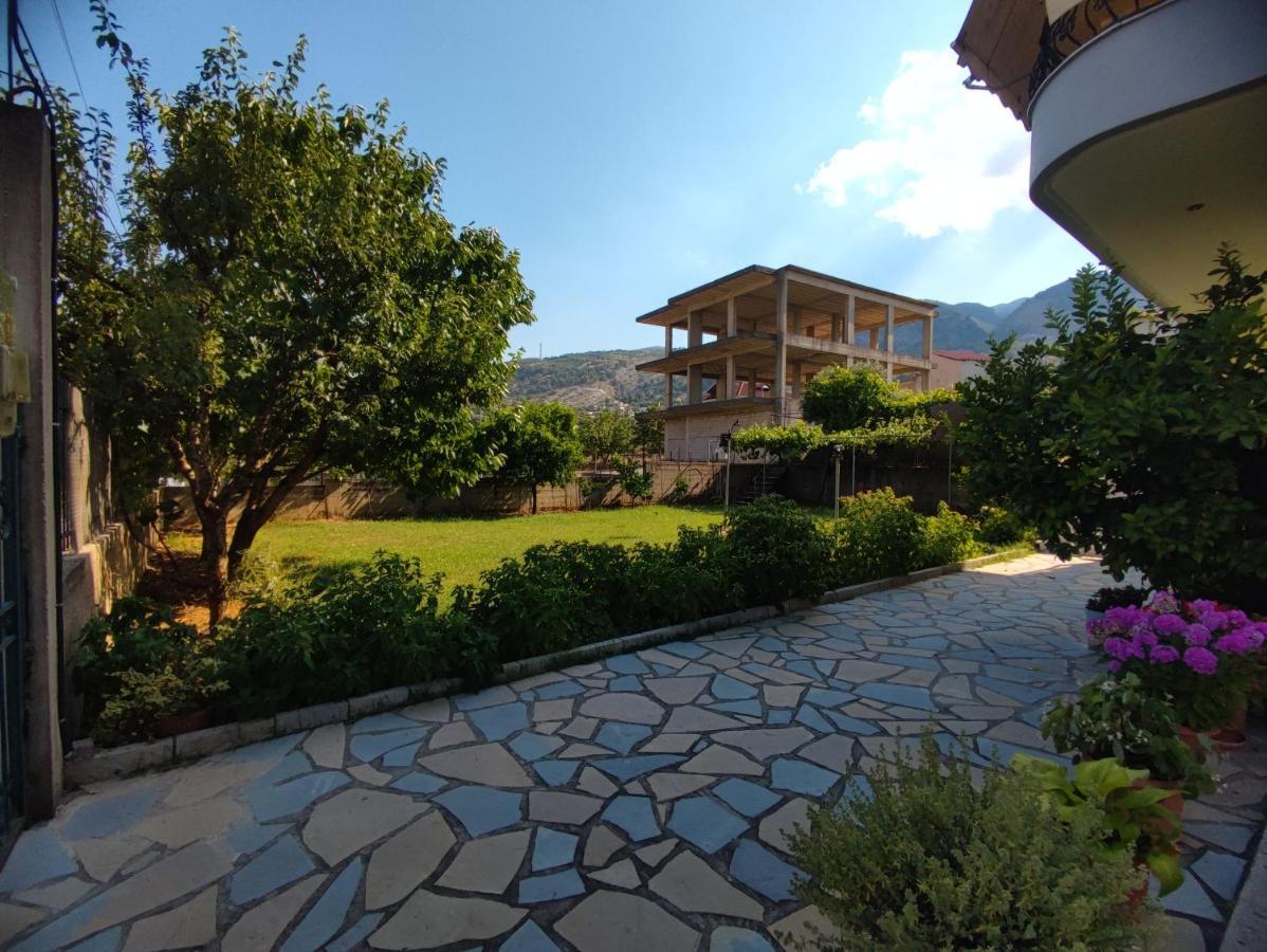 Cheerful 2 Bedroom With Free Parking. Appartamento